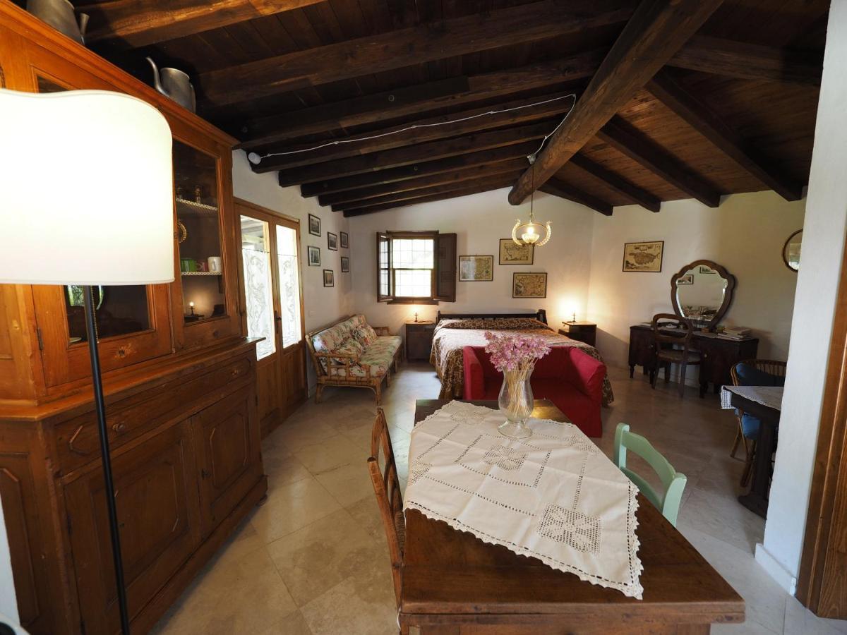 Sassi Bianchi Guest House Sensano Exterior photo